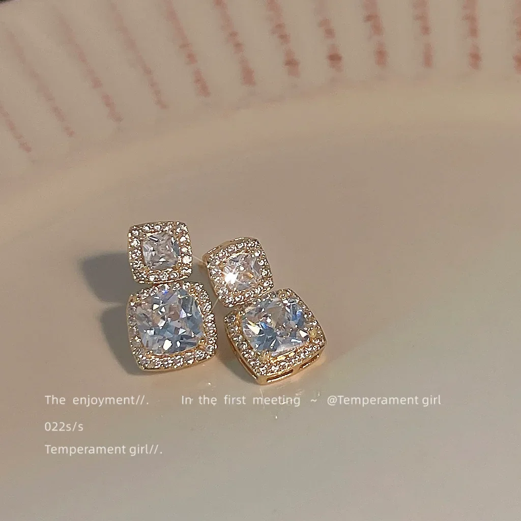 High-end Sense Square Geometric Stud Zircon Earrings