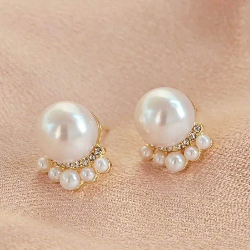 French Cat Claw White Imitation Pearl Stud Earrings