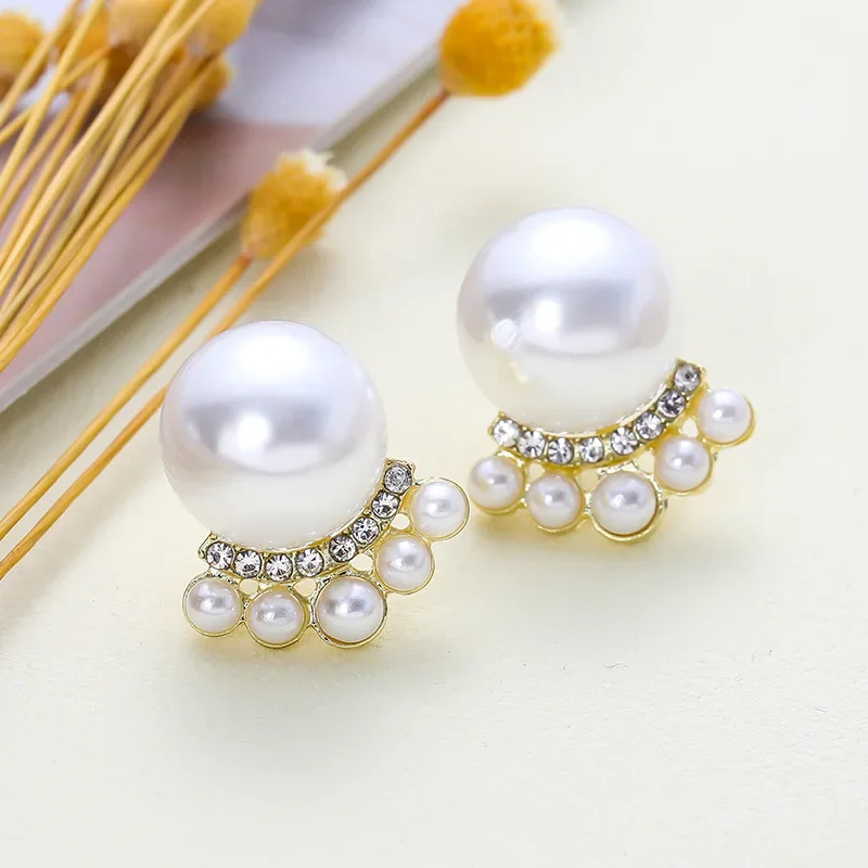 French Cat Claw White Imitation Pearl Stud Earrings