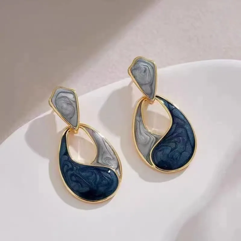 High-grade Blue Drop Hepburn Style Earrings