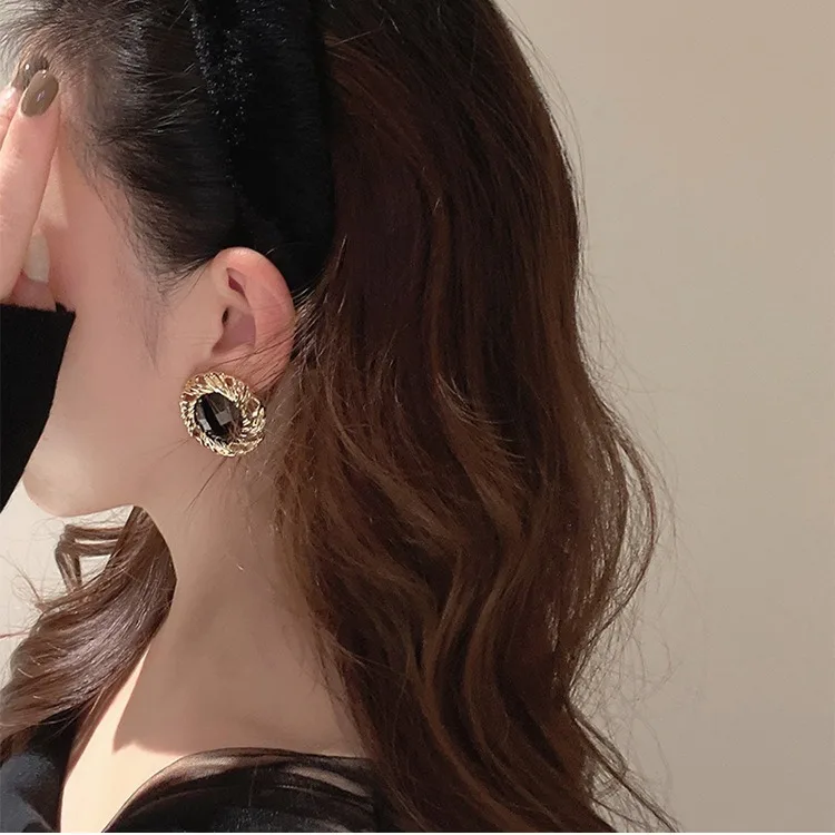 Korean Black Resin Round Ear Studs for Women
