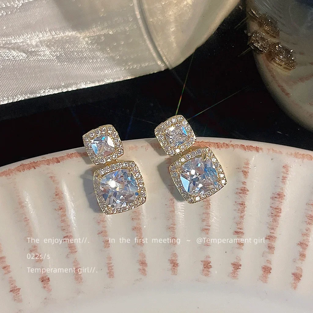 High-end Sense Square Geometric Stud Zircon Earrings